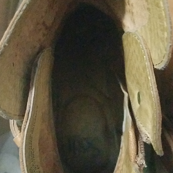 Ankle booties..SAND IS THE COLPR - Picture 6 of 8